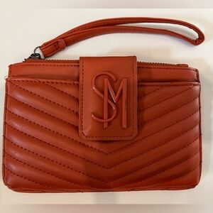 A few times used Steve Madden handbag. Great condition, perfect for summer